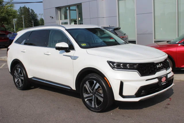 Used 2023 White Kia SX Prestige image 1