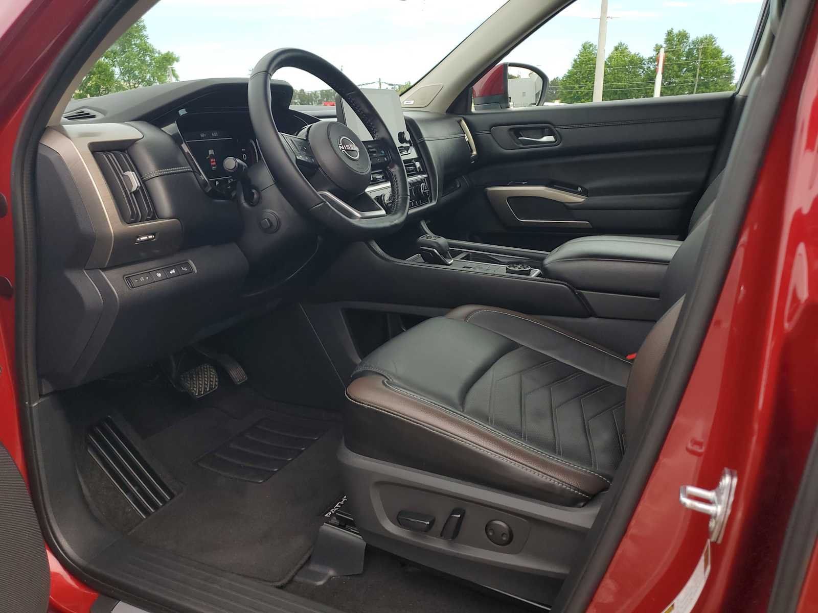 Used 2023 Scarlet Ember Tintcoat Nissan Platinum image 18