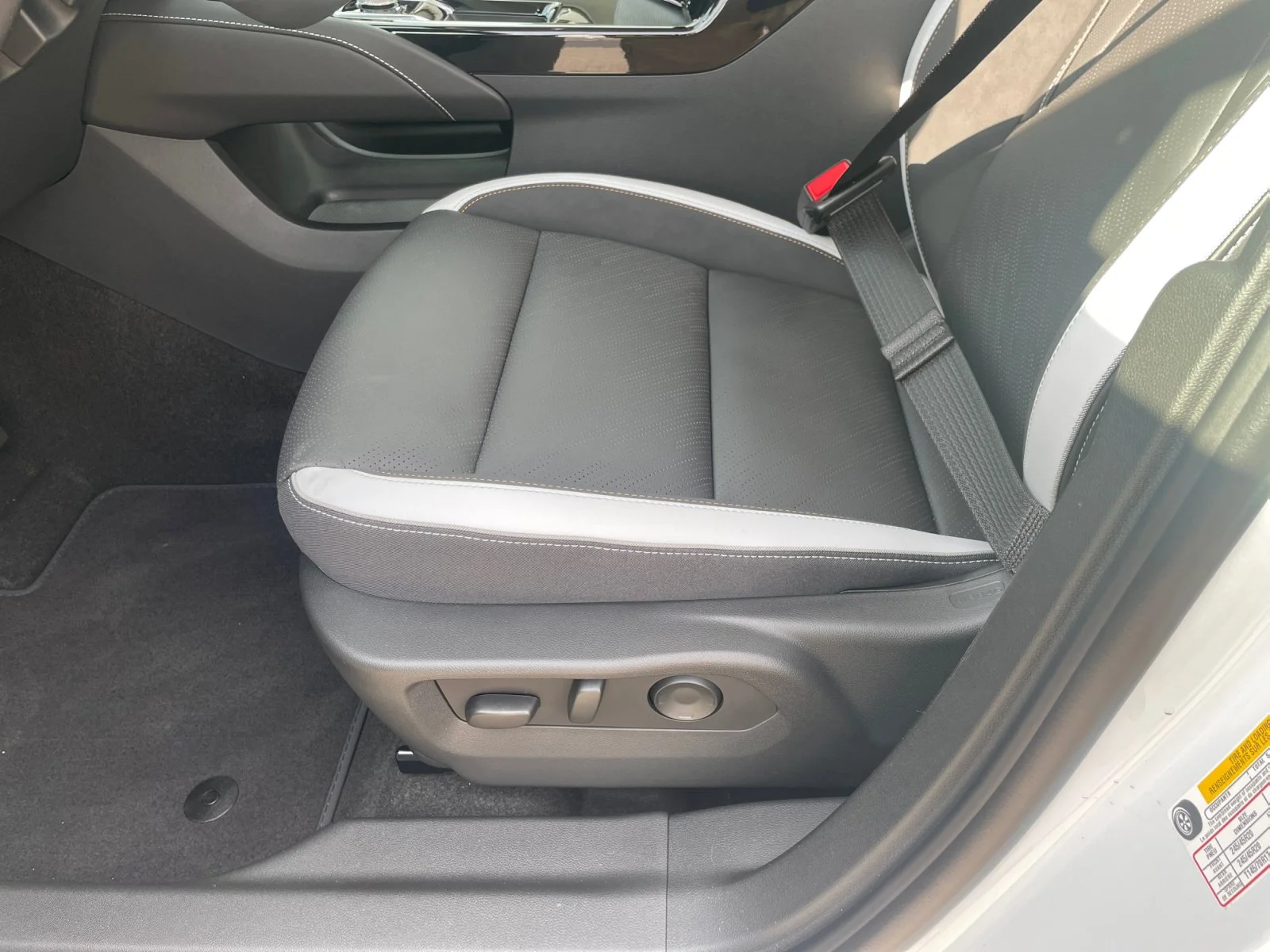 New 2026 Summit White Buick Sport Touring AWD image 15