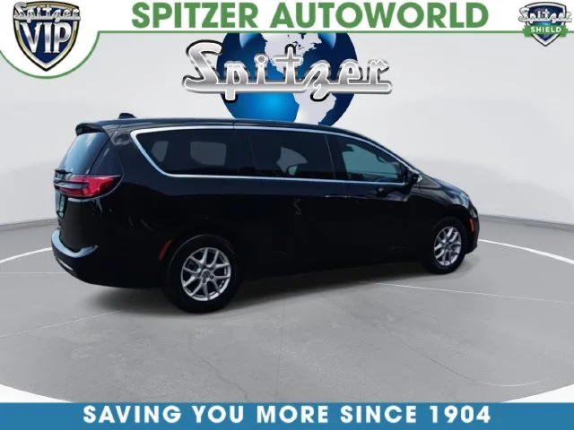 Used 2025 Black Chrysler Select image 8