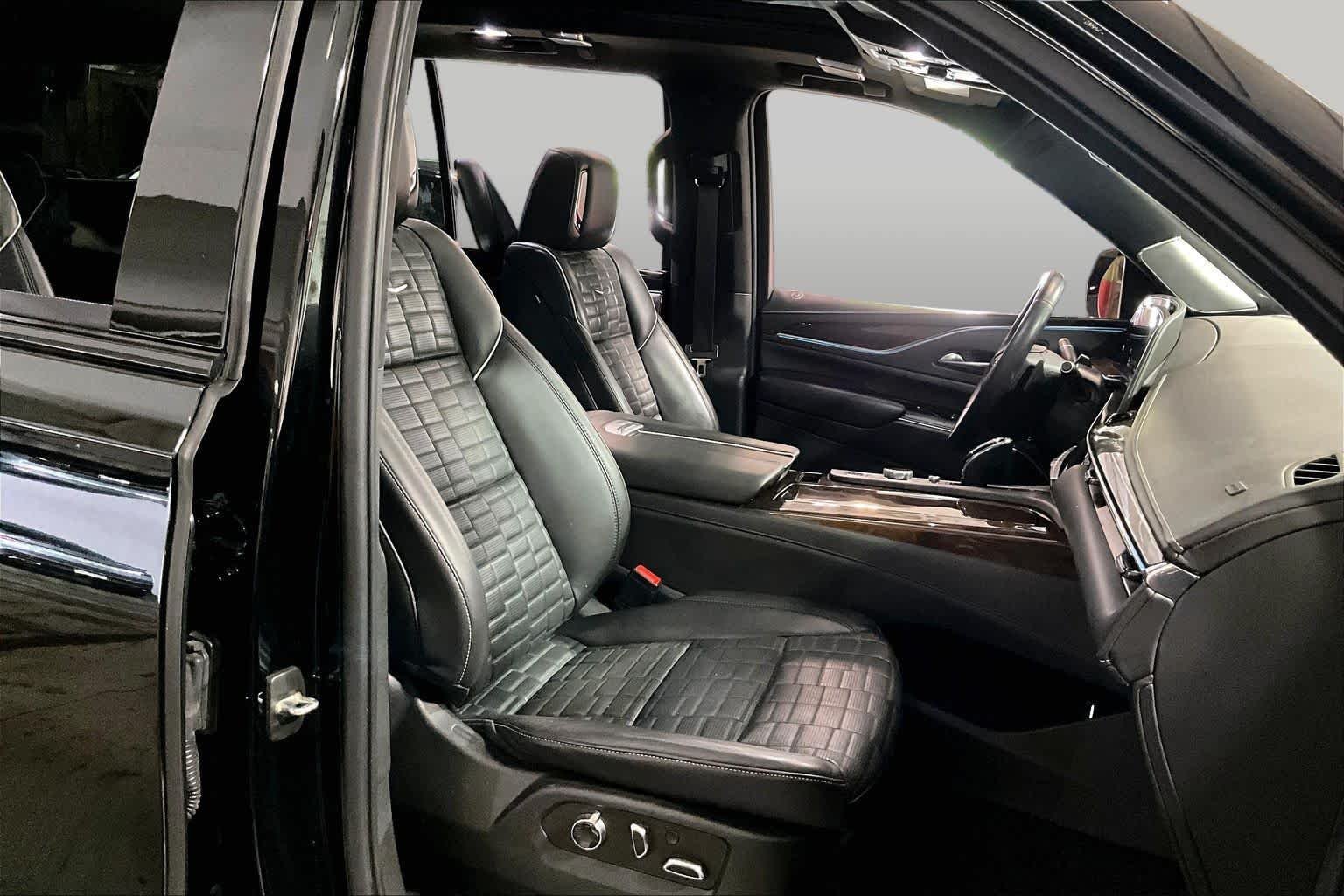 Used 2022 Black Raven Cadillac Sport Platinum image 8