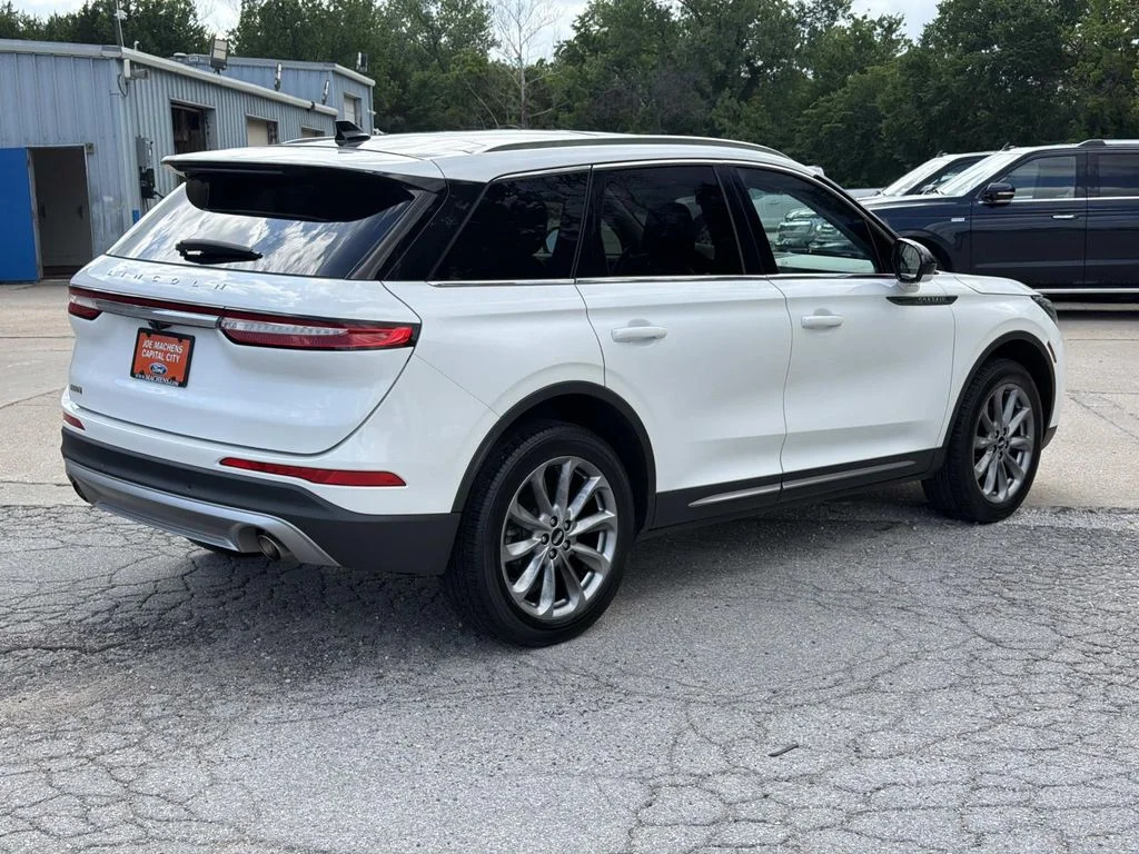 Used 2022 White Lincoln Standard image 5