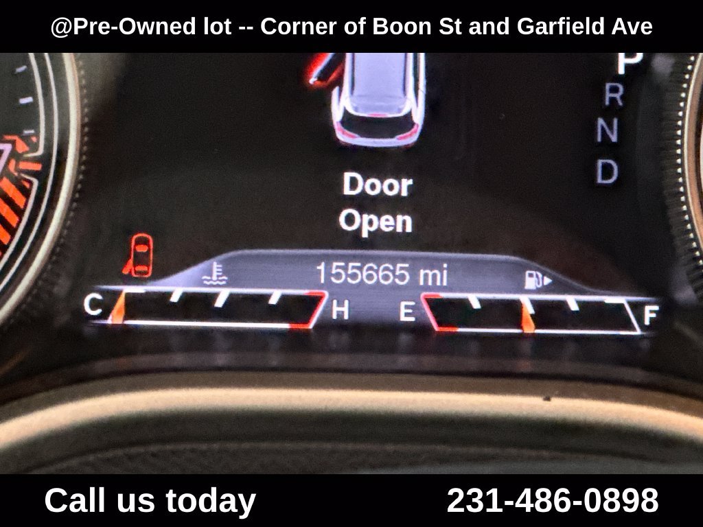 Used 2015 White Jeep Limited image 22