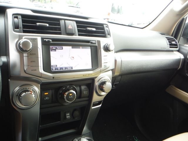 Used 2017 White Toyota SR5 Premium image 21