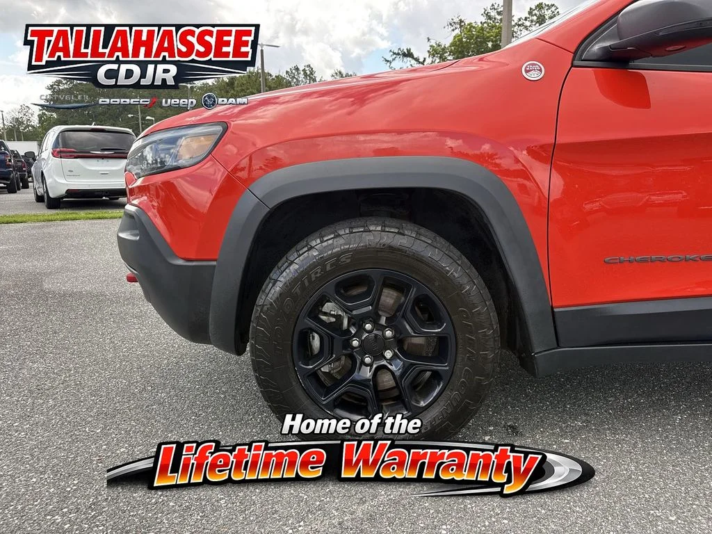 Used 2021 Orange Jeep Trailhawk image 13