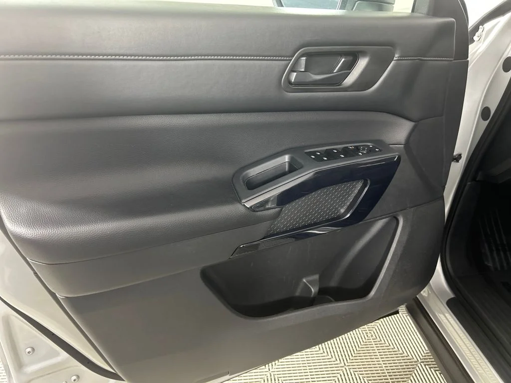 Used 2025 Silver Nissan SV image 20