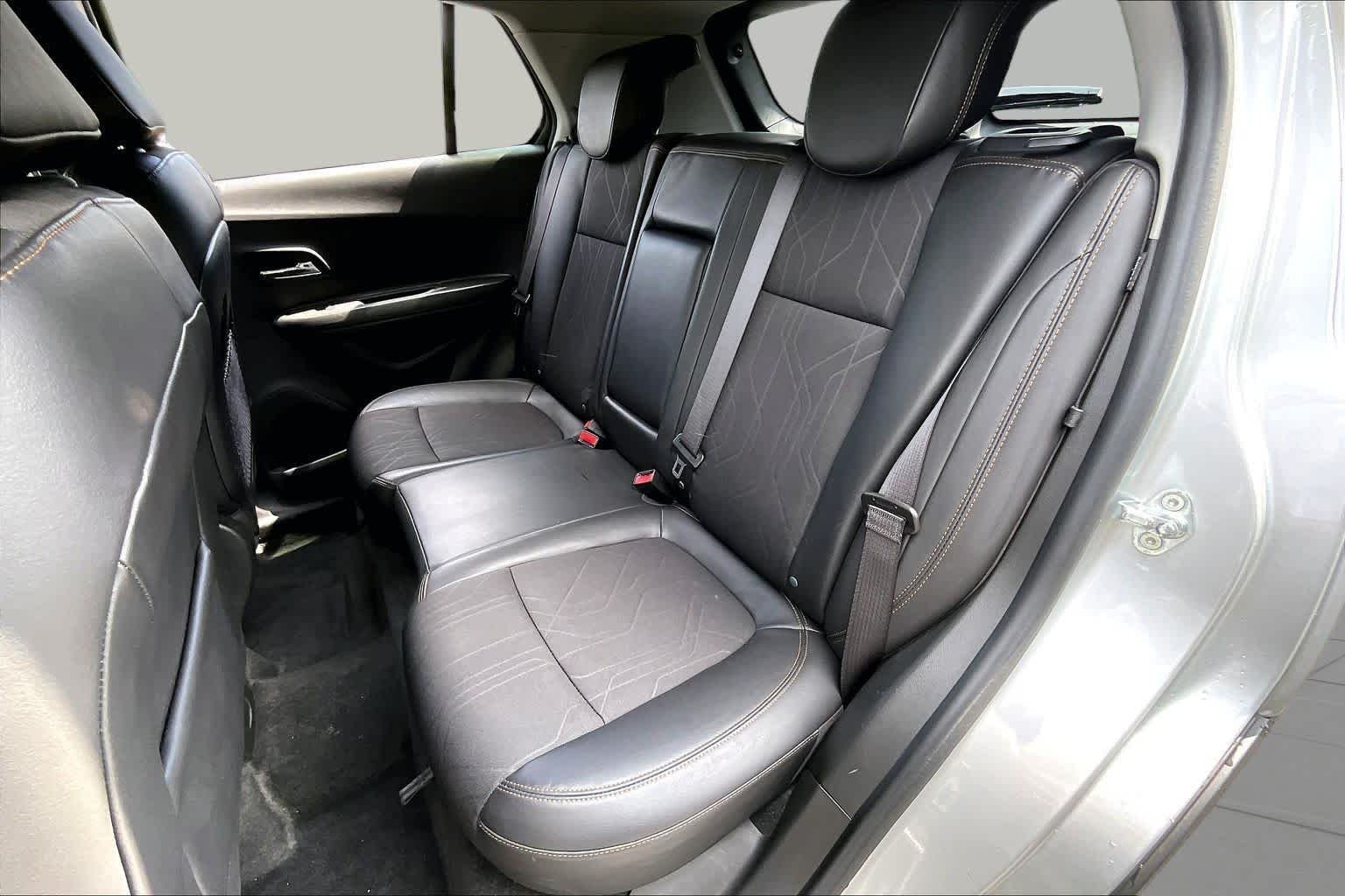 Used 2020 Silver Ice Metallic Chevrolet LT image 19
