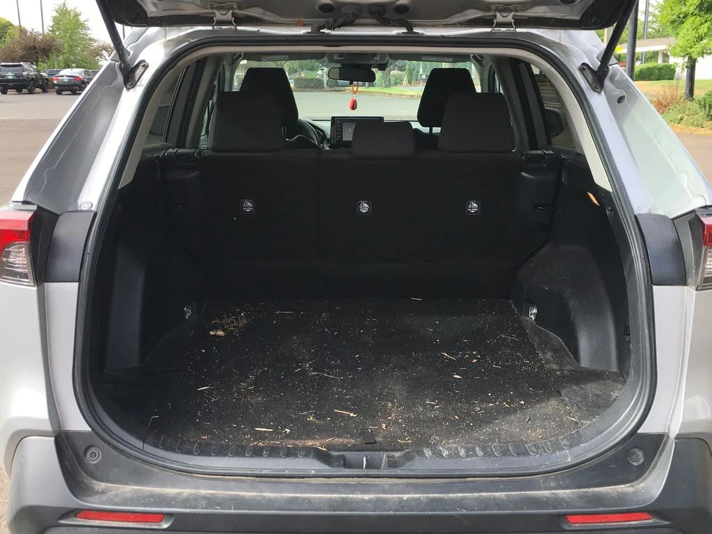 Used 2019 Silver Toyota LE image 6
