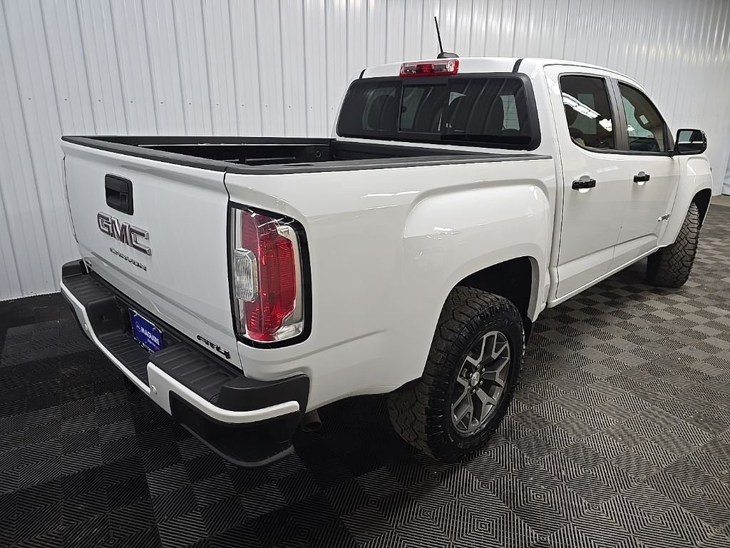 Used 2022 Summit White GMC AT4 w/Leather image 10