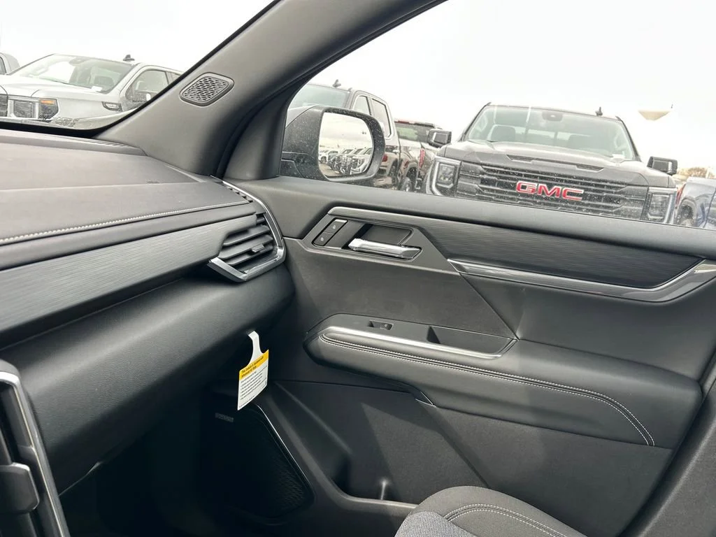 New 2026 Sterling Metallic GMC Elevation image 31