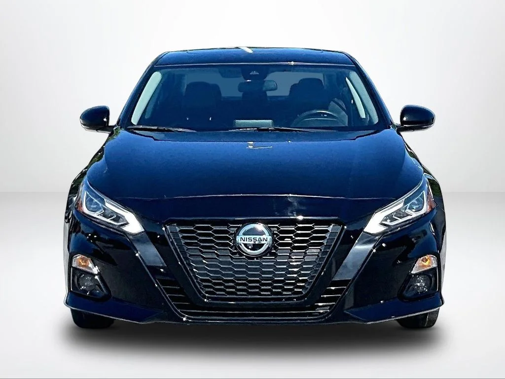 Used 2022 Black Nissan 2.5 SR image 4