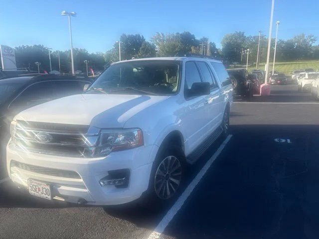 Used 2017 White Ford XLT image 3