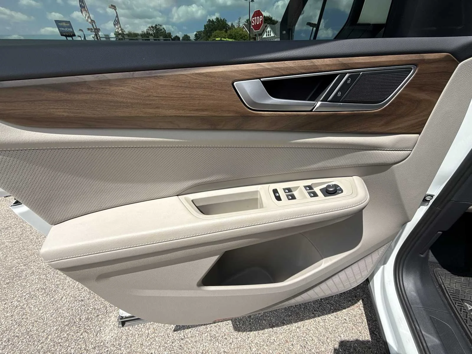 2025 Volkswagen Atlas SE - Photo 21