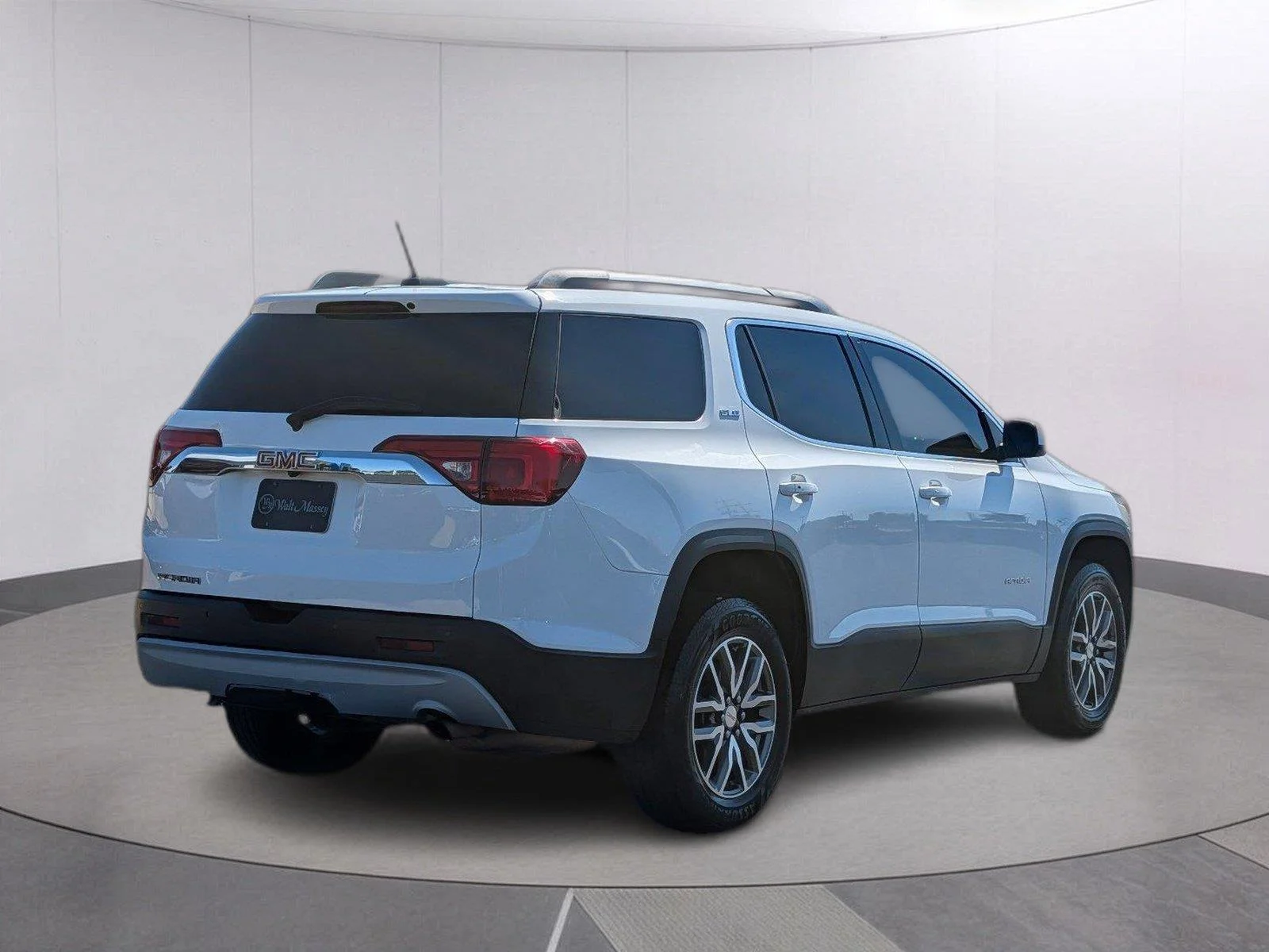 Used 2019 Summit White GMC SLE image 5