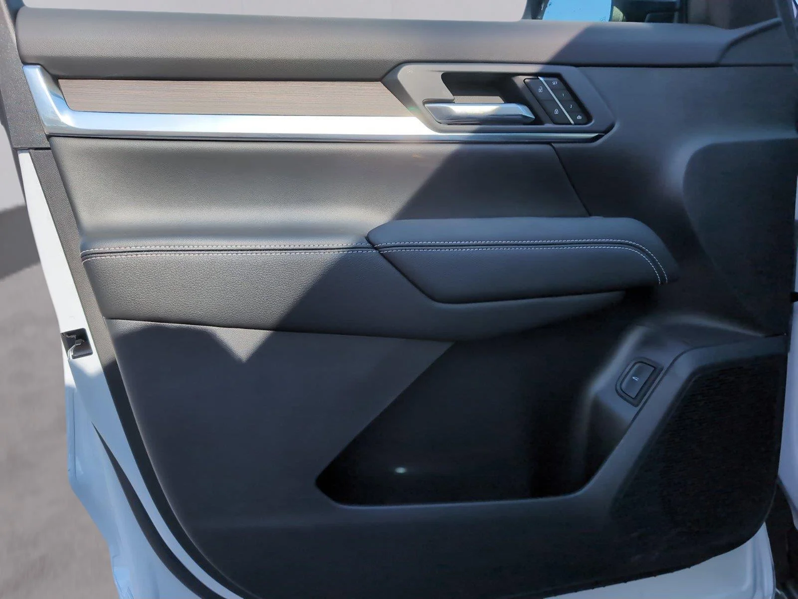 New 2026 Glacier White Tricoat GMC Denali image 25