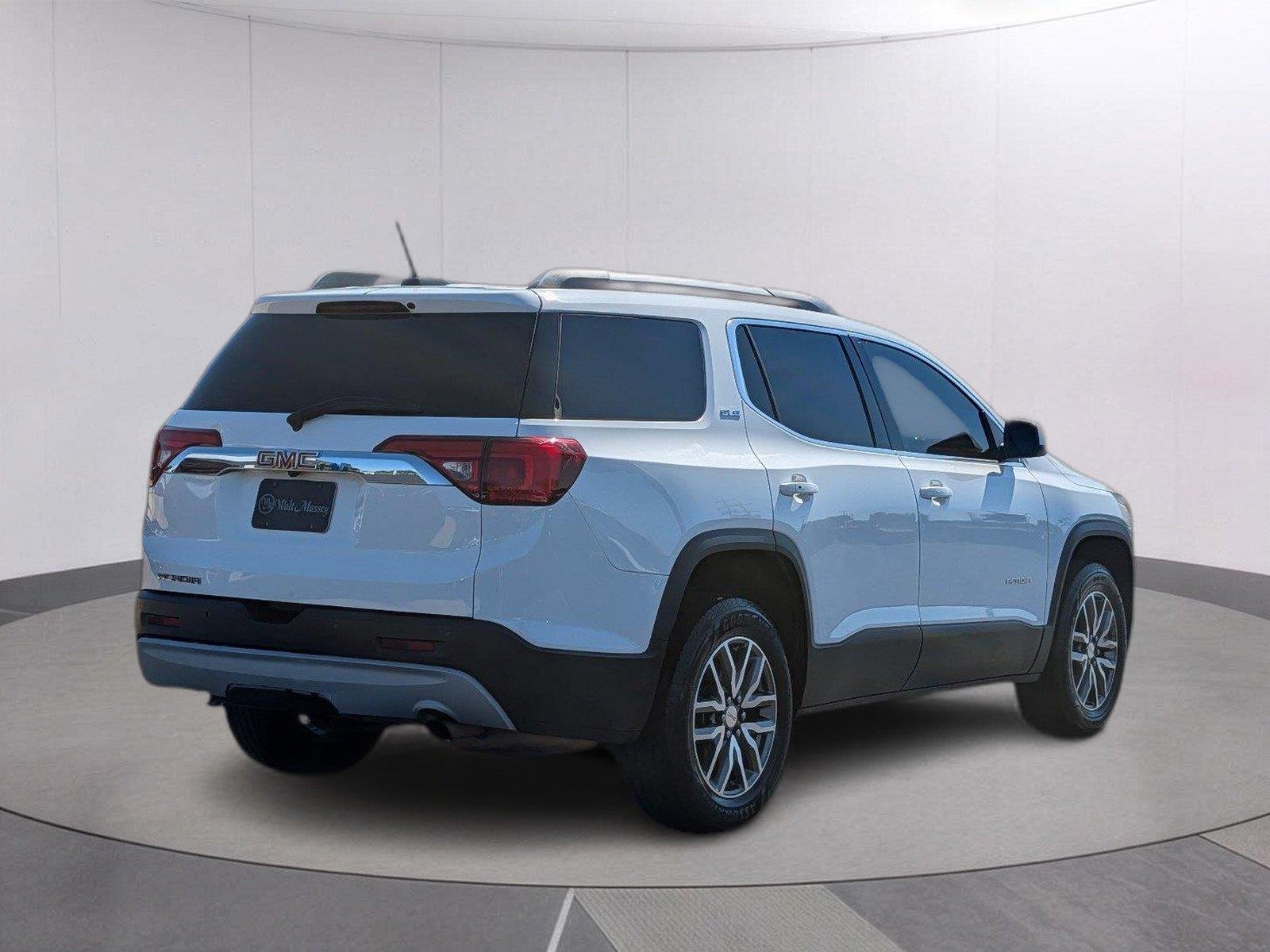 Used 2019 Summit White GMC SLE image 5