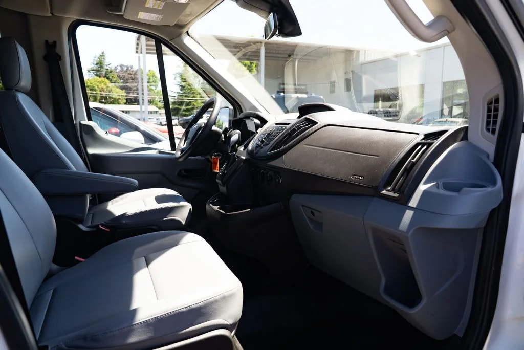 Used 2018 White Ford XL image 22