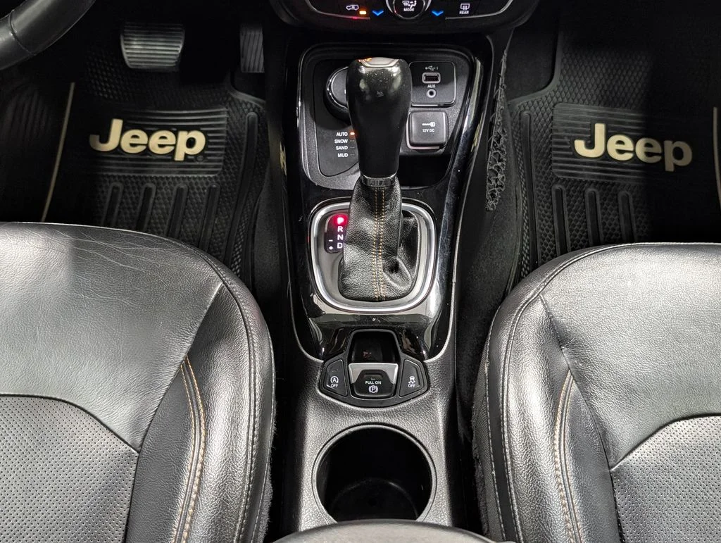 Certified Used 2019 White Clearcoat Jeep Limited image 7
