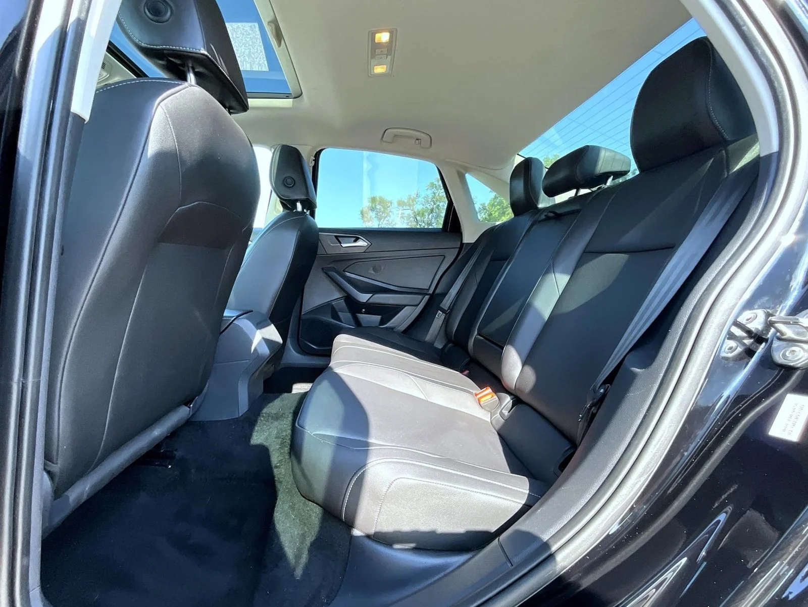 Used 2019 Black Volkswagen 1.4T SE image 22