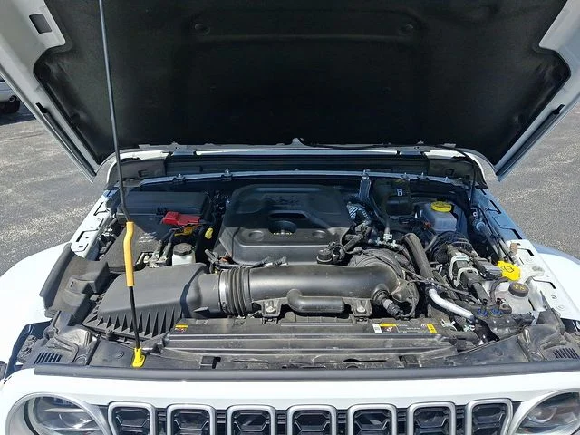 Used 2025 White Jeep Sahara image 25