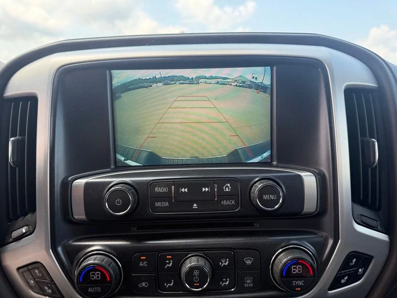Used 2018 Red GMC SLT image 10
