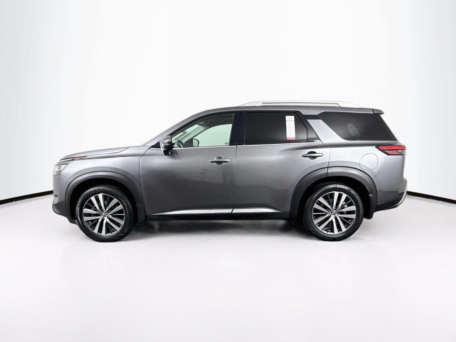 Used 2022 Gun Metallic Nissan Platinum image 14