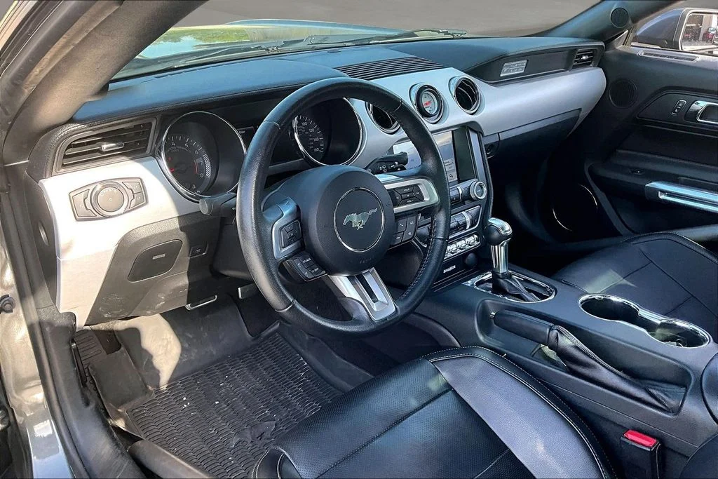 Used 2016 Gray Ford GT Premium image 15