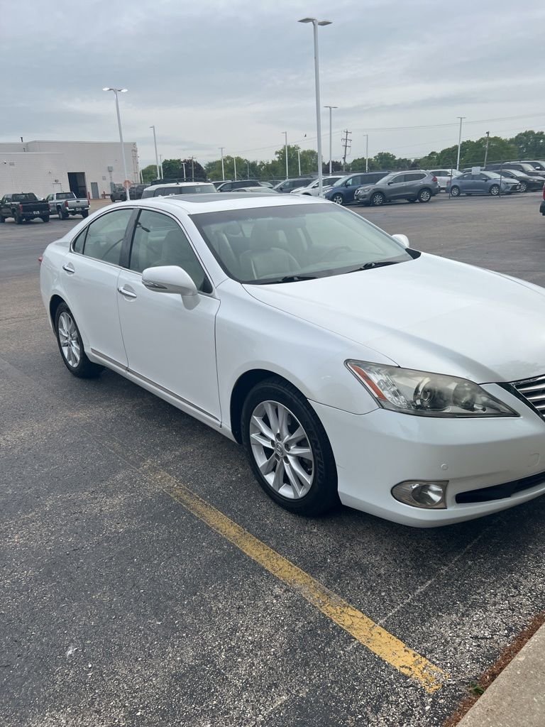 Used 2011 Starfire Pearl Lexus 350 image 1