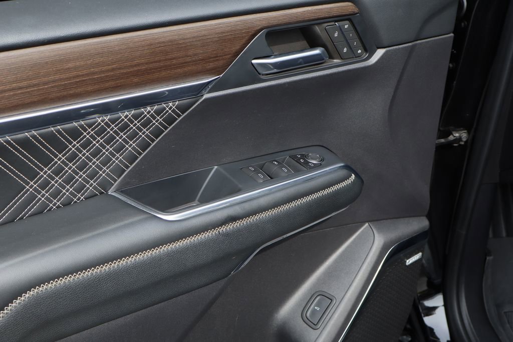 2024 GMC Acadia Denali - Photo 18