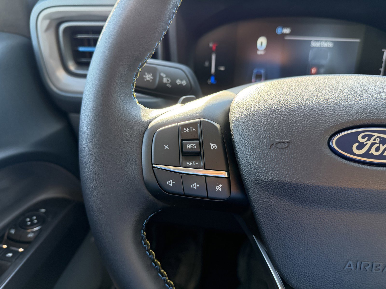 New 2026 Carbonized Gray Metallic Ford Lobo™ image 27