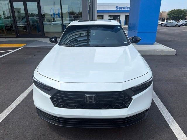 Used 2023 Platinum White Pearl Honda Sport image 2
