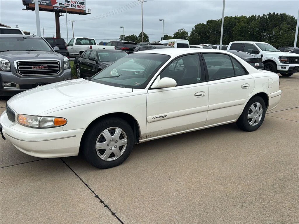 Used 2002 White Buick Custom image 2