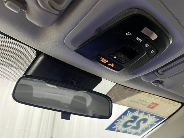 Certified Used 2025  Toyota LE image 21