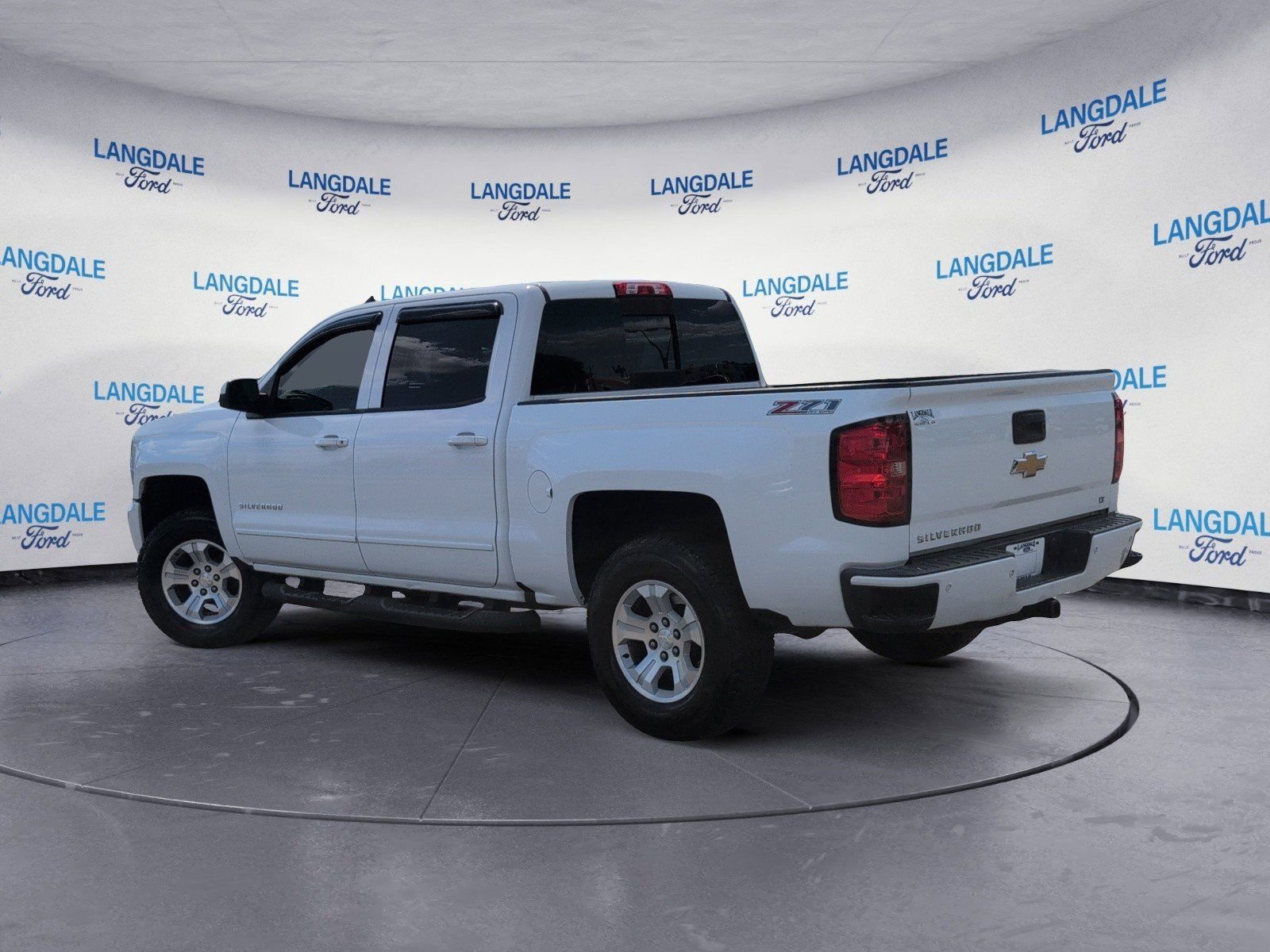 Used 2017 Summit White Chevrolet LT image 9