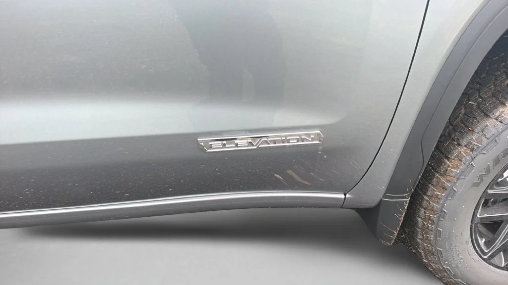 New 2026 Sterling Metallic GMC Elevation image 33