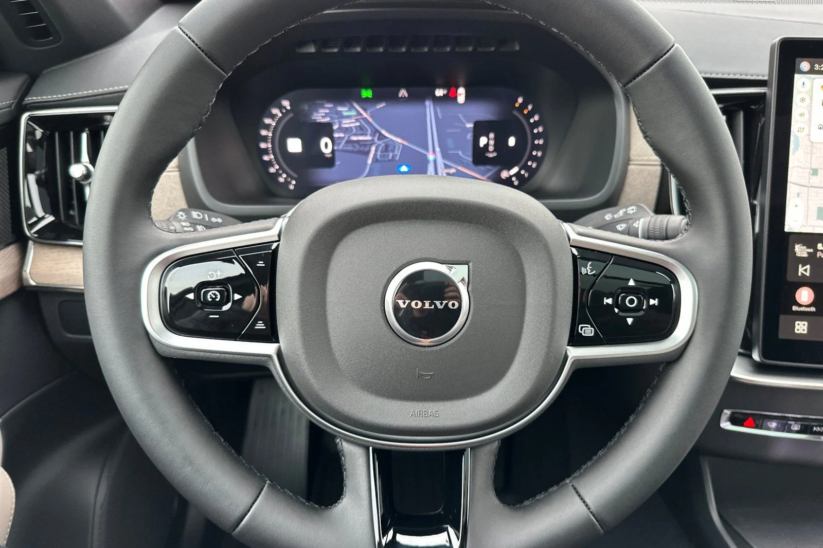 2026 Volvo XC90 Plus - Photo 23
