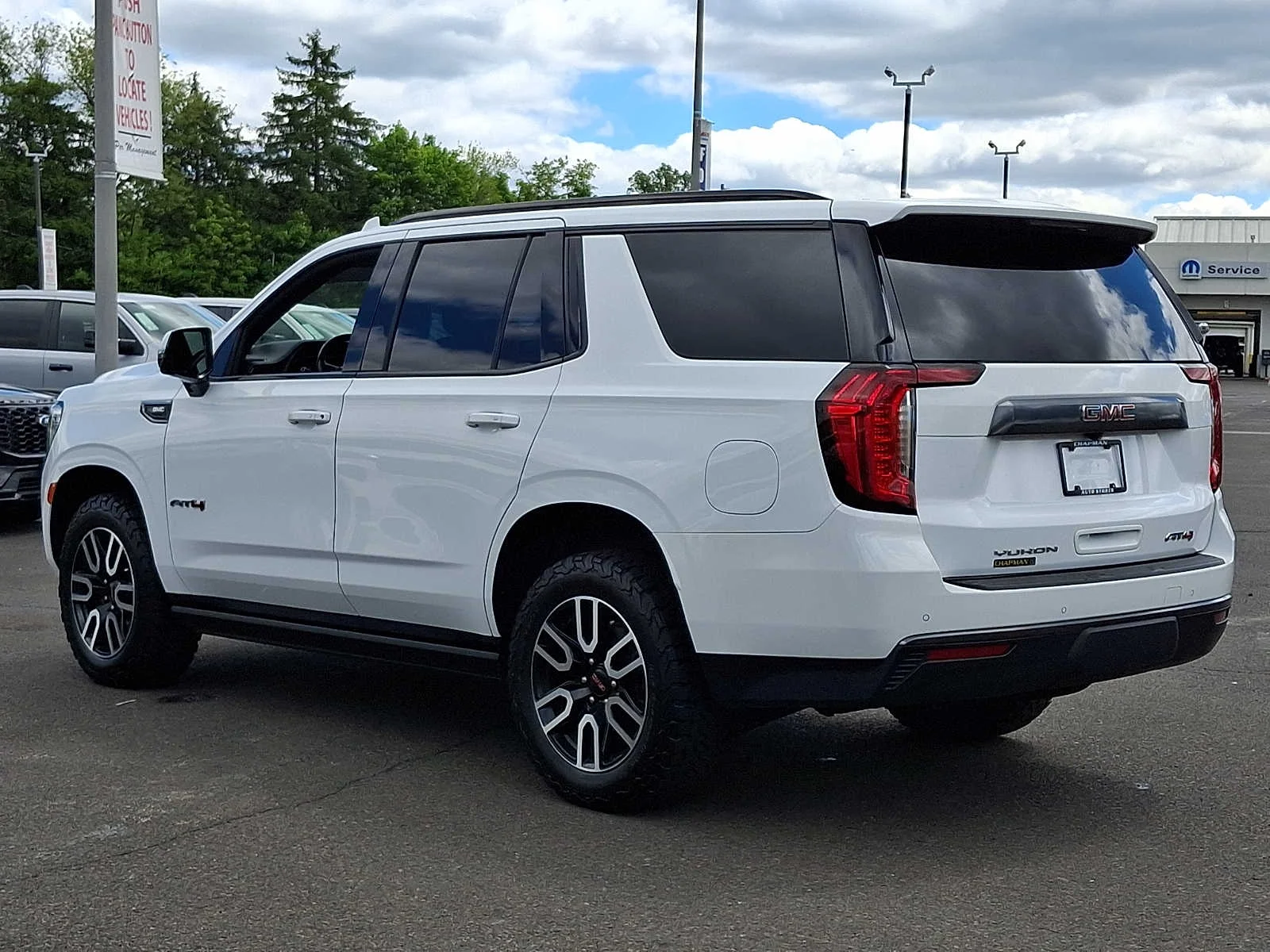 Used 2023 Summit White GMC AT4 image 4