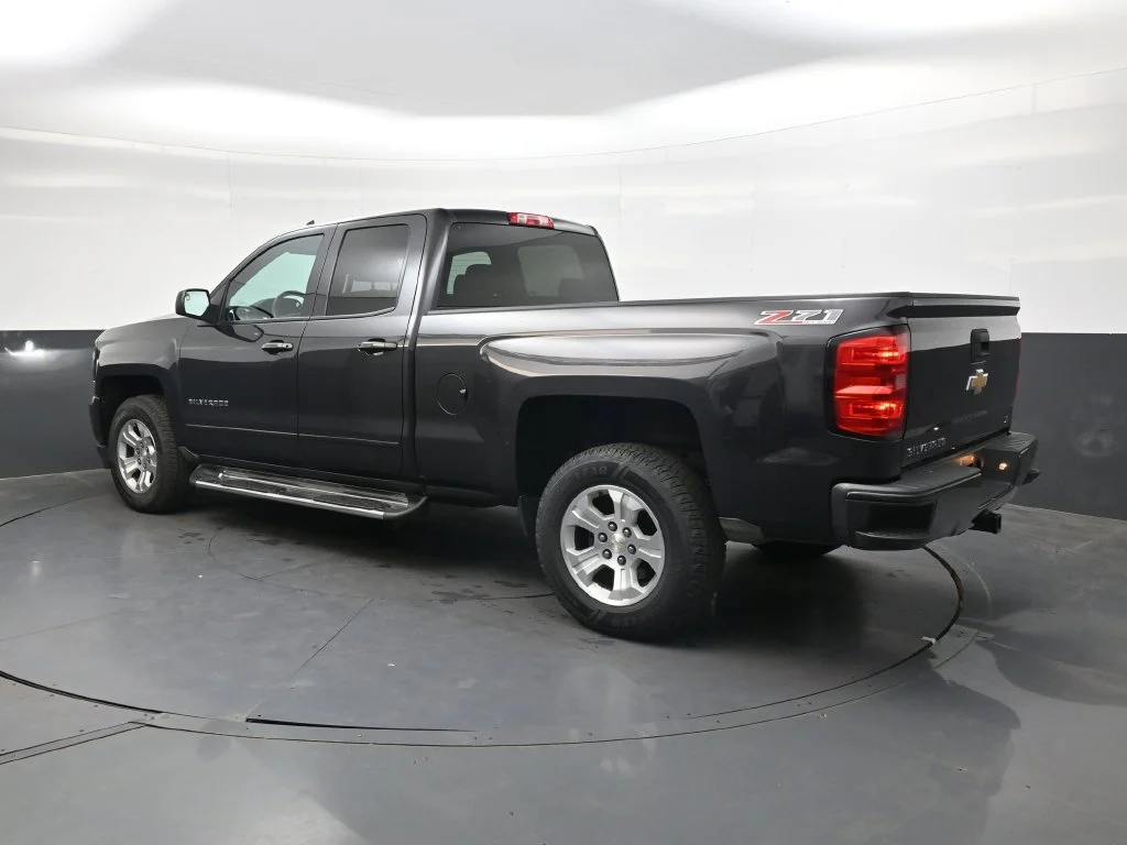 Used 2016 Tungsten Metallic Chevrolet LT image 6