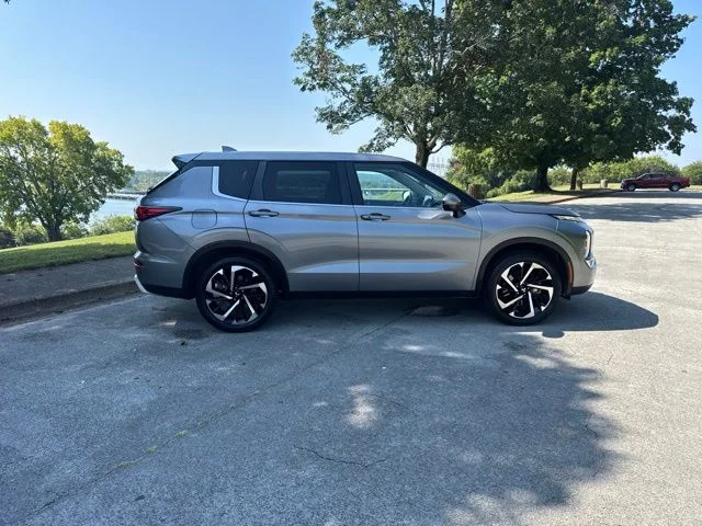 Used 2022 Gray Mitsubishi Black Edition image 8