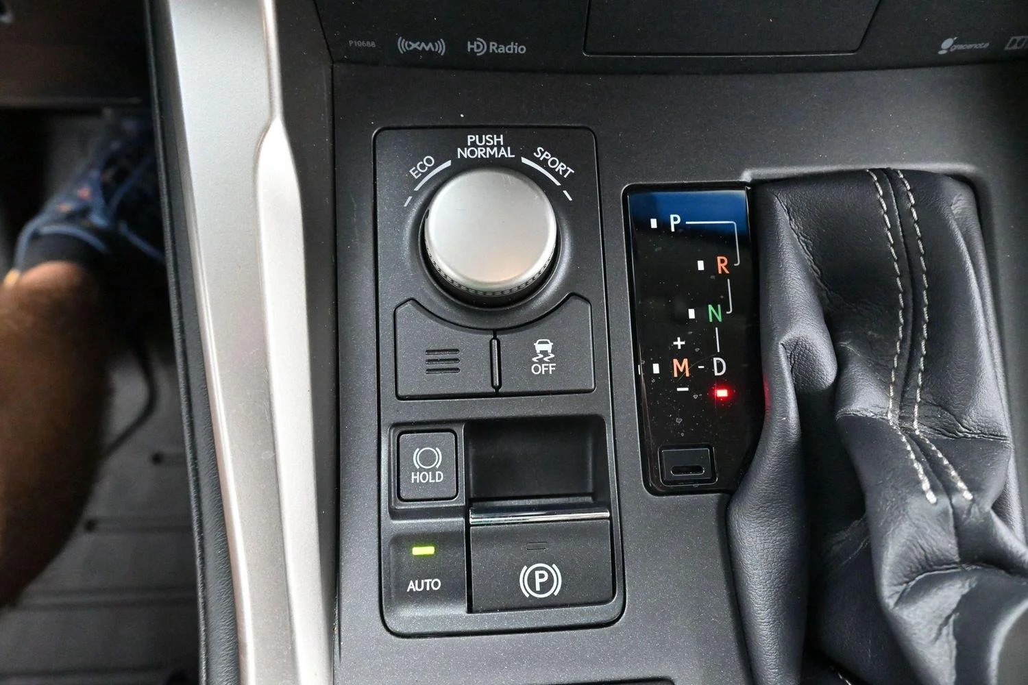 Used 2016 Atomic Silver Lexus F Sport image 29