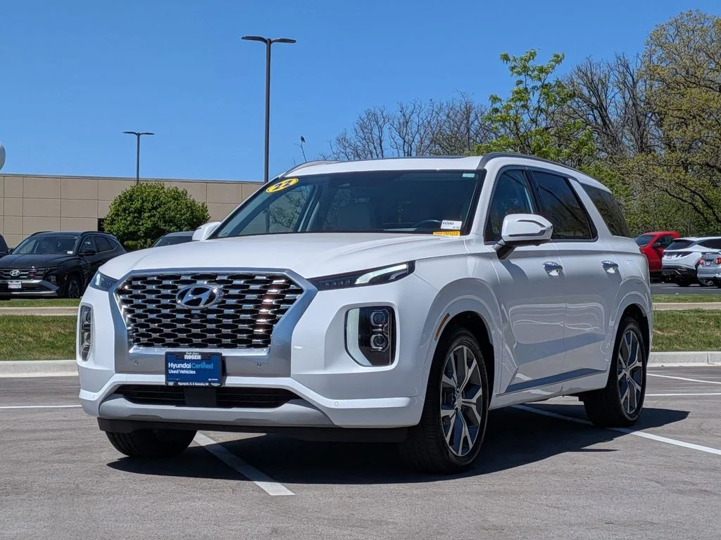 Used 2022 White Hyundai Limited image 3
