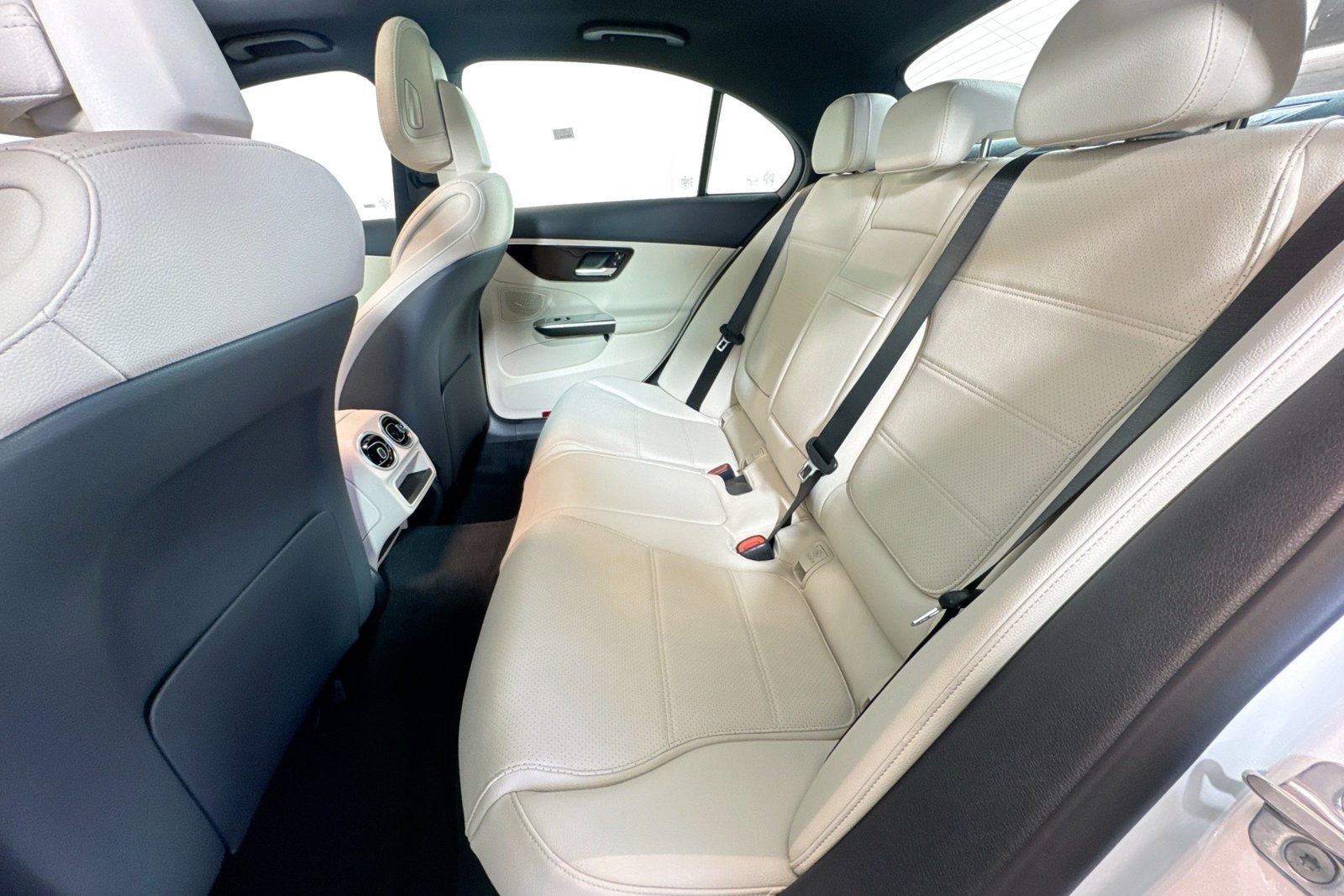 New 2026 Polar White Mercedes-Benz C 300 image 22