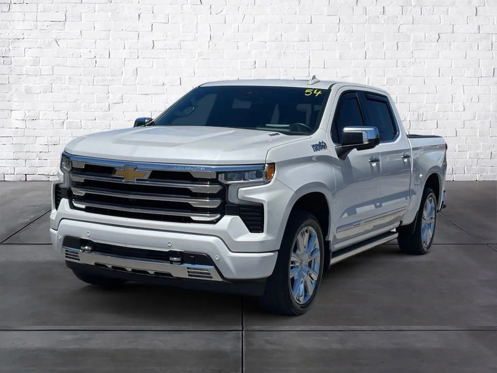 Used 2023 Iridescent Pearl Tricoat Chevrolet High Country image 2