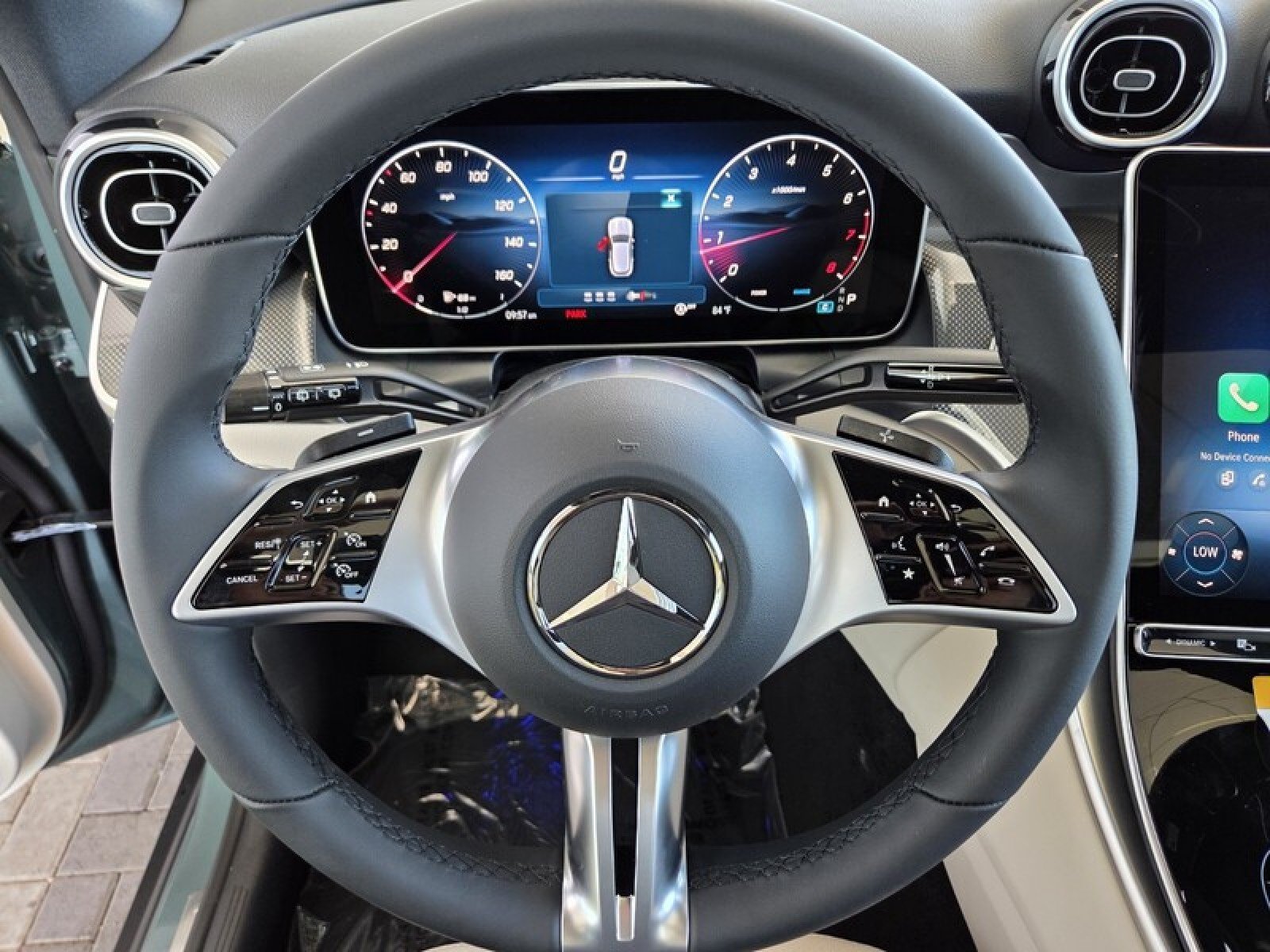 New 2026 Verde Silver Metallic Mercedes-Benz GLC 300 SUV image 22