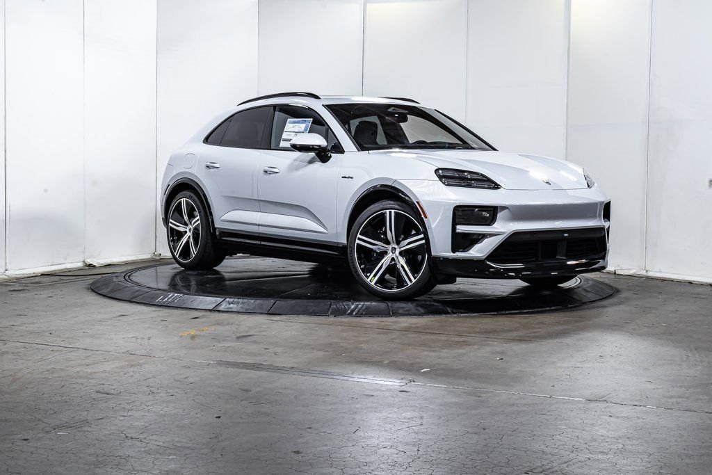 2025 Porsche Macan Turbo Electric - Photo 9
