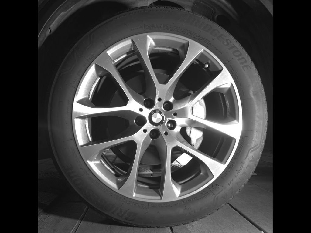 Used 2020 Arctic Gray Metallic BMW xDrive40i image 10