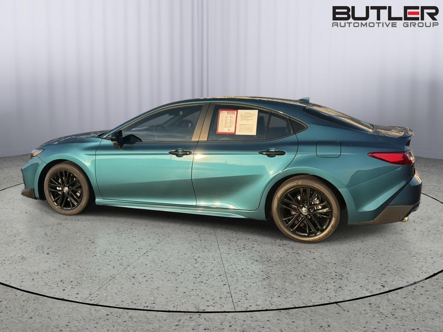 Used 2025 Ocean Gem Toyota SE image 3