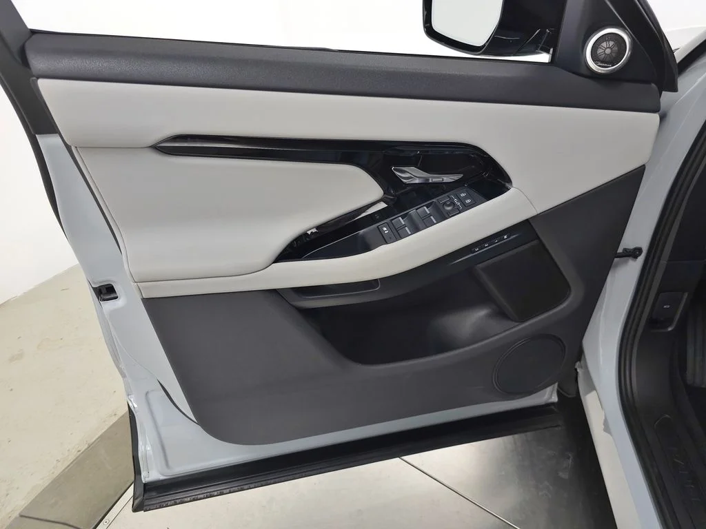 2026 Land Rover Range Rover Evoque S - Photo 17
