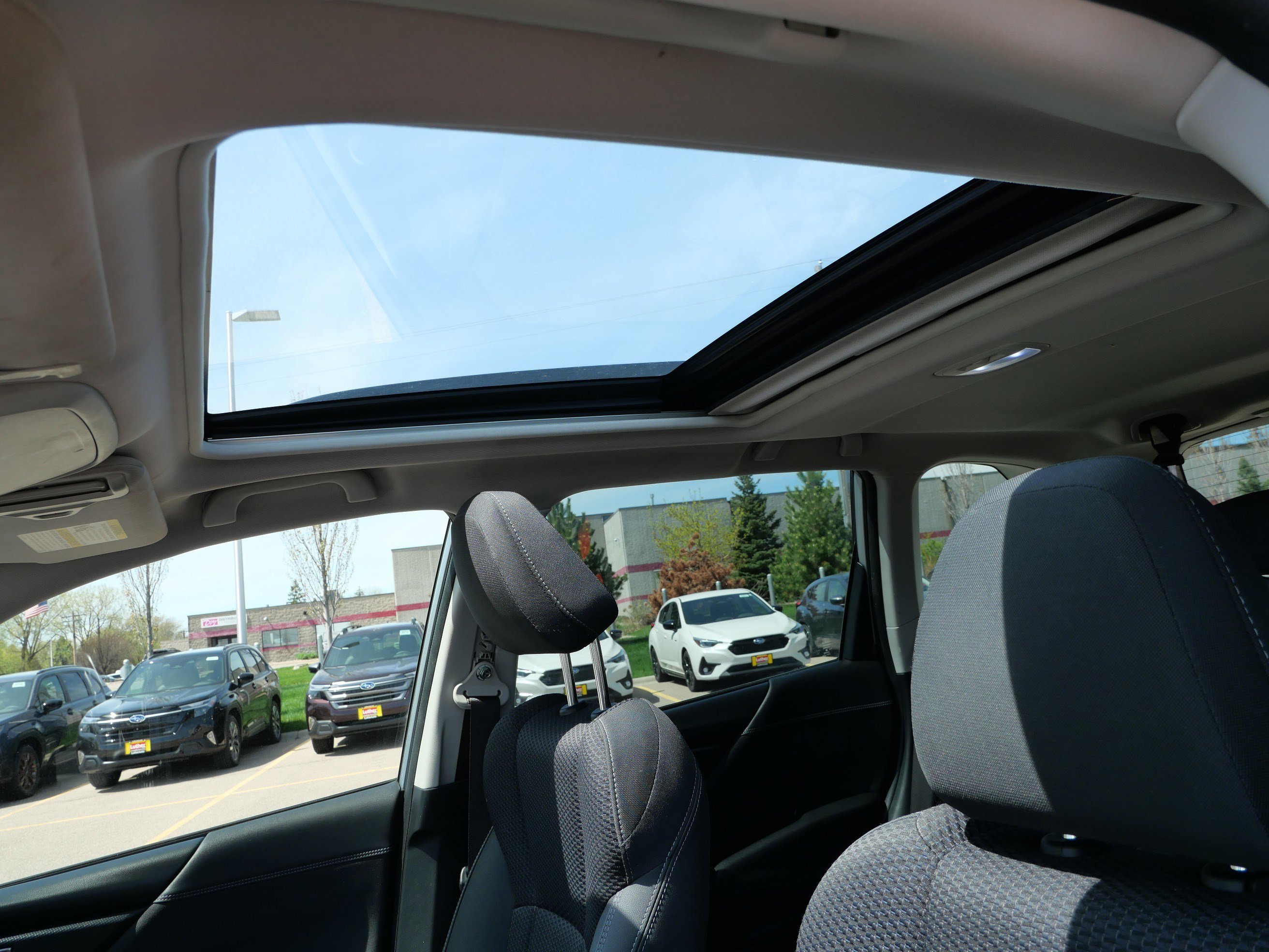Used 2022 Ice Silver Metallic Subaru Premium image 31