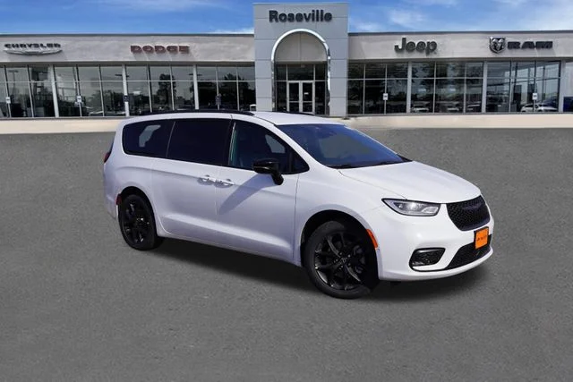 New 2026 Bright White Clear-Coat Exterior Paint Chrysler Select image 2